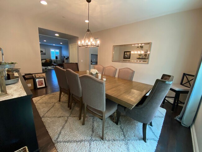 Building Photo - Spacious 5-Bedroom Luxury Home with Entertainer’s Backyard Oasis