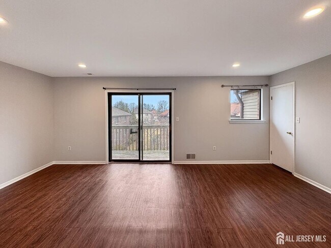 Building Photo - 3908 Birchwood Ct