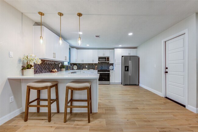 Building Photo - 3538 Truxton Dr
