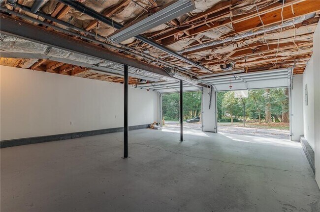 Building Photo - 2708 Spencers Trace NE