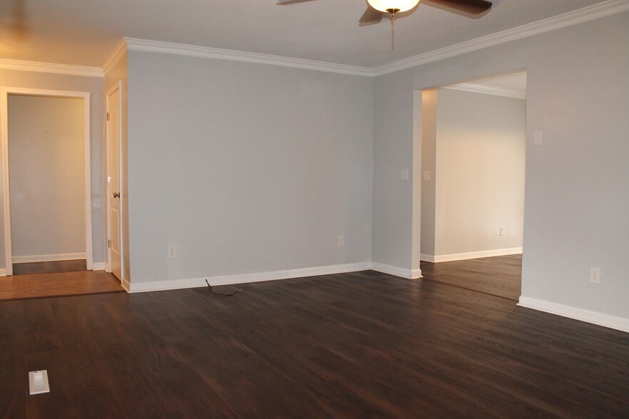 Building Photo - 4902 Simpson Dr