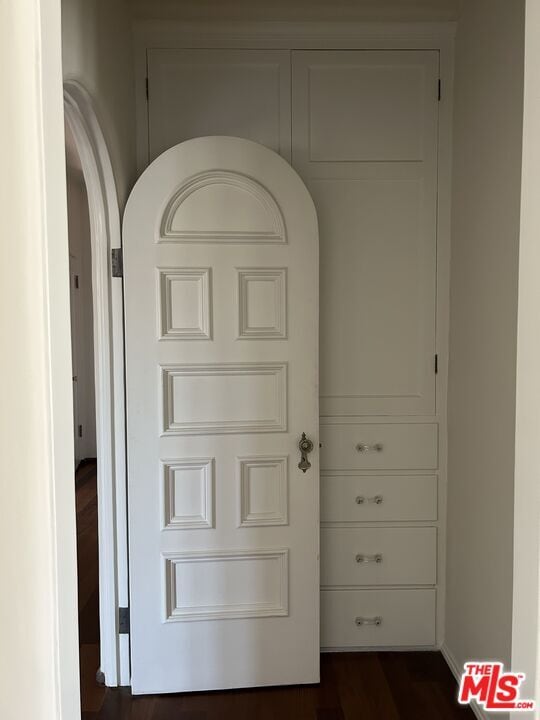 Building Photo - 1302 N Sweetzer Ave