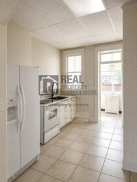 Building Photo - 212 W Evans Ave