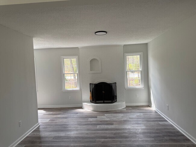 Building Photo - Available