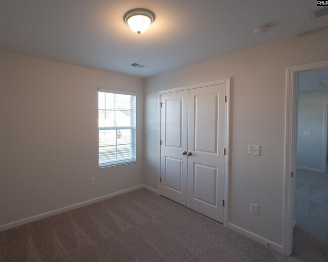 Building Photo - 3024 Hallsdale Dr