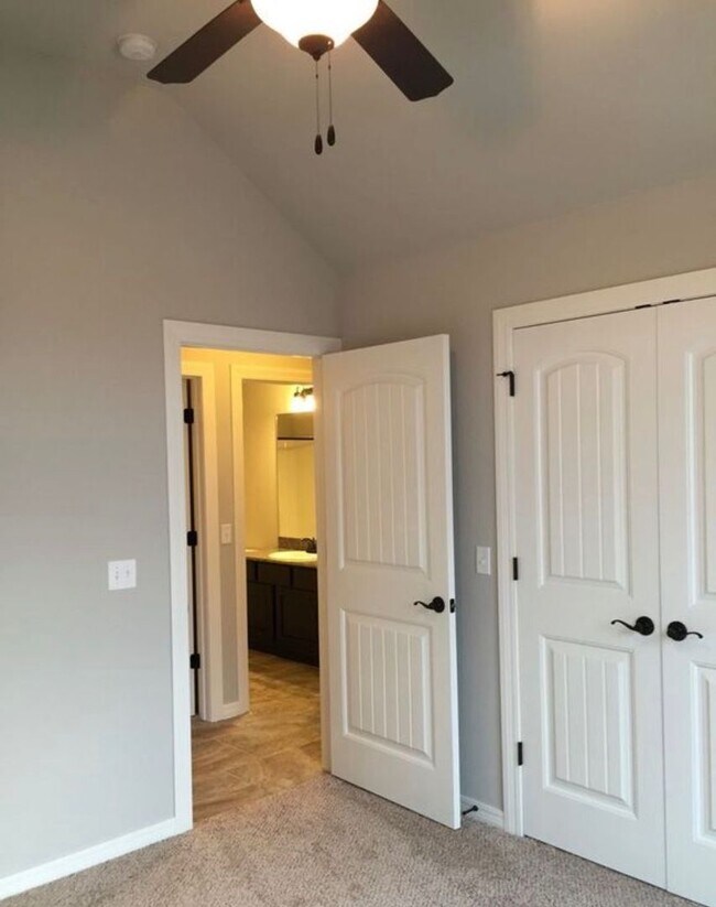 Building Photo - BEAUTIFUL HOME IN GREAT LOCATION!