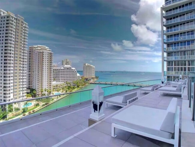 Building Photo - 485 Brickell Ave