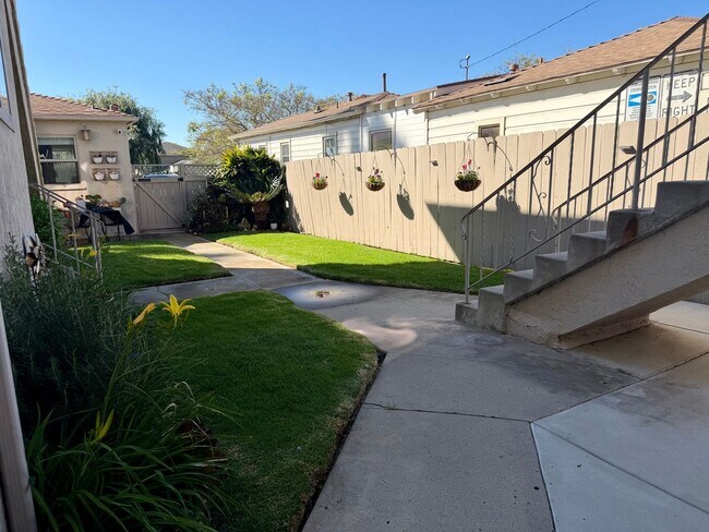 Building Photo - 1514 Chalcedony-