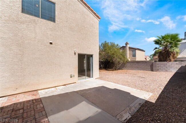 Building Photo - 3645 N Veneer Ln