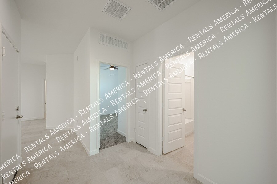 Building Photo - 38060 W Frascati Ave