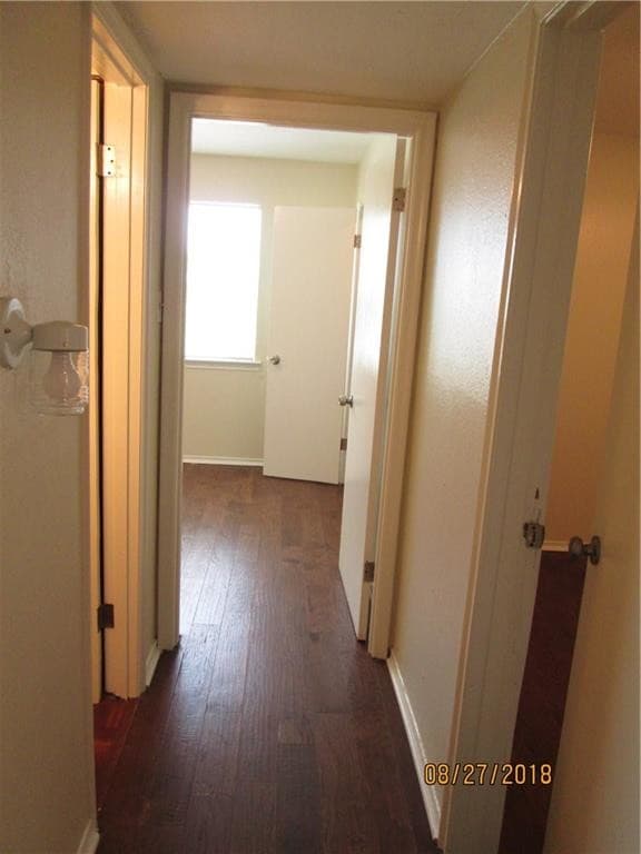 Building Photo - 2206 W Hickory St