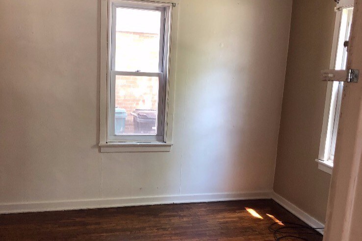 Building Photo - 917 S University Ave