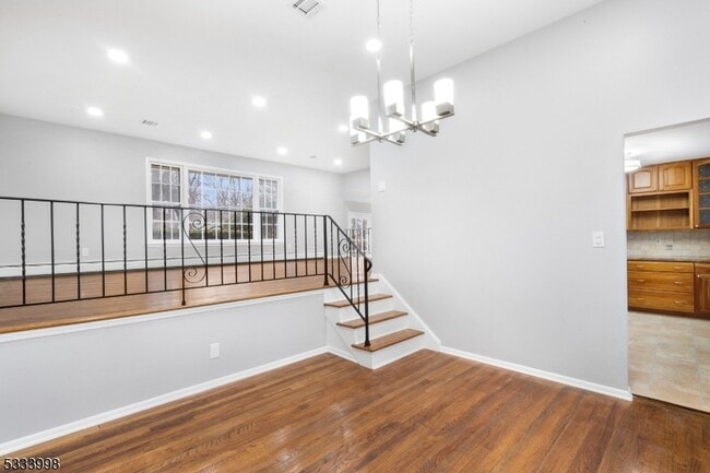 Building Photo - 25 Sandalwood Dr