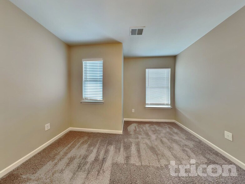 Building Photo - 113 Jaclyn Way