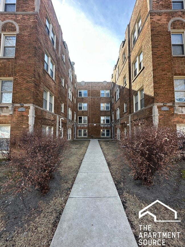 Building Photo - 4935 Hull St