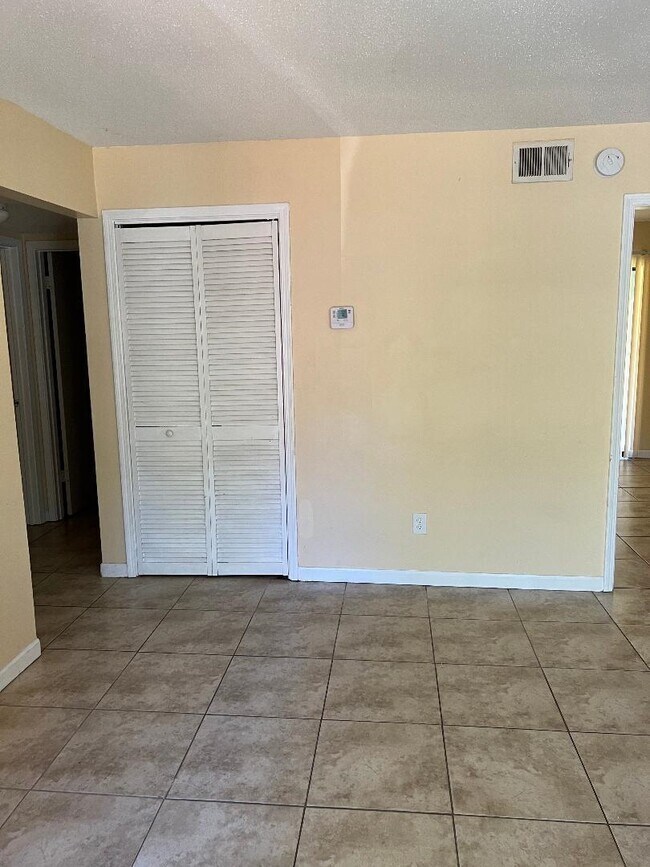 Building Photo - 741 Tumbleweed Trail