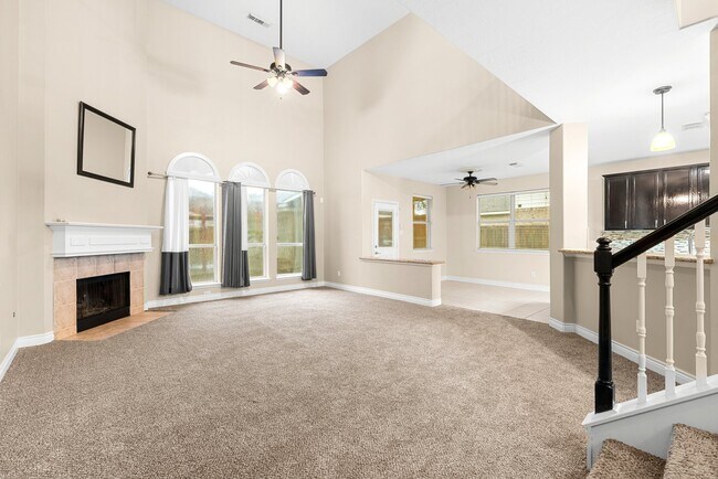 Building Photo - 15718 Stroudwater Ln