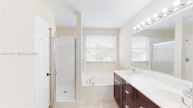 Building Photo - 897 Briar Ridge Rd