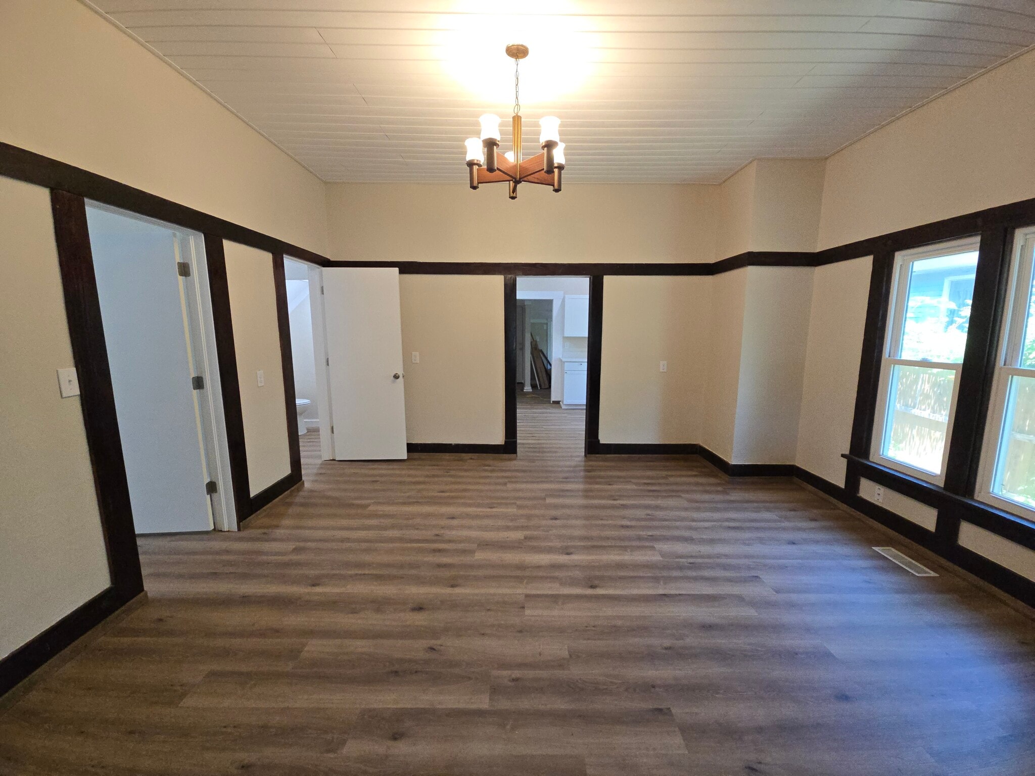 Dining Room - 320 Chautauqua Ave