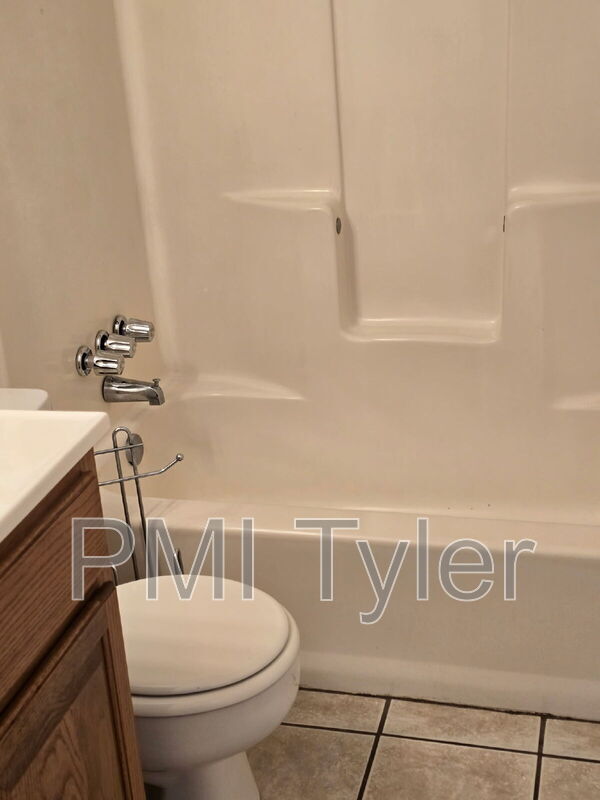 Building Photo - 16124 Shoshone Dr
