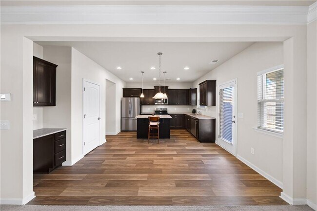 Building Photo - 5337 Burrus Ln