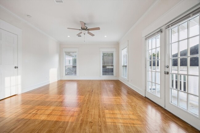 Building Photo - 1847 Cortlandt St