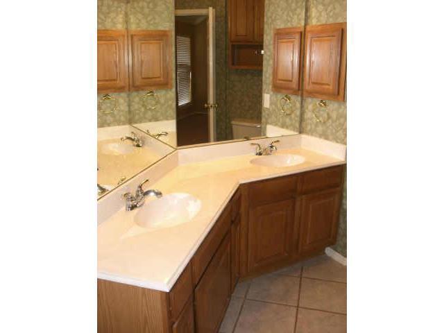 Building Photo - Beautiful 3 Bedroom In Ridgeview Ranch!