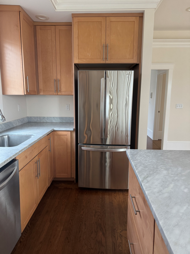 Building Photo - Welcome to this charming 2-bedroom, 1-bathroom in South San Francisco