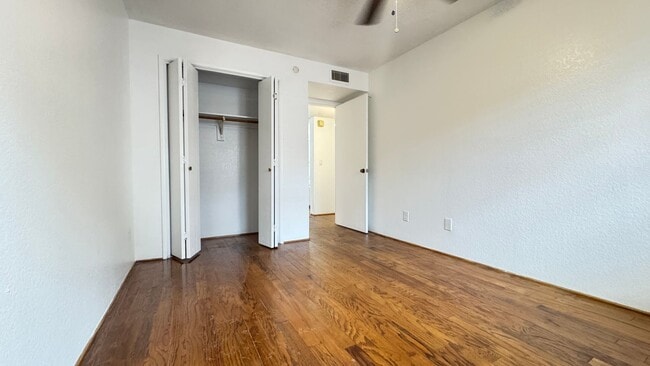 Building Photo - Central (Ft Lowell and Columbus) 3 bed, 2 bath condo, private front and back yards, carport a/c!