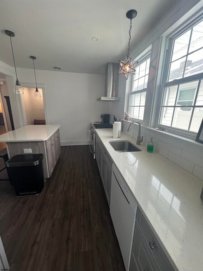 Building Photo - 29 N Hanover Ave