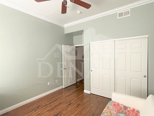 Building Photo - 14575 W Mountain View Blvd