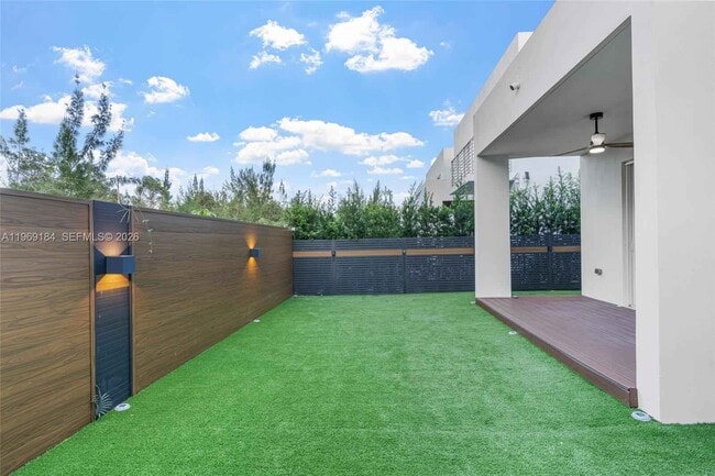 Building Photo - 10373 NW 68th Terrace