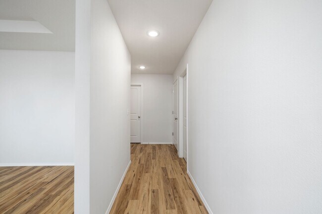 Building Photo - 3 Bedroom Home in Monett