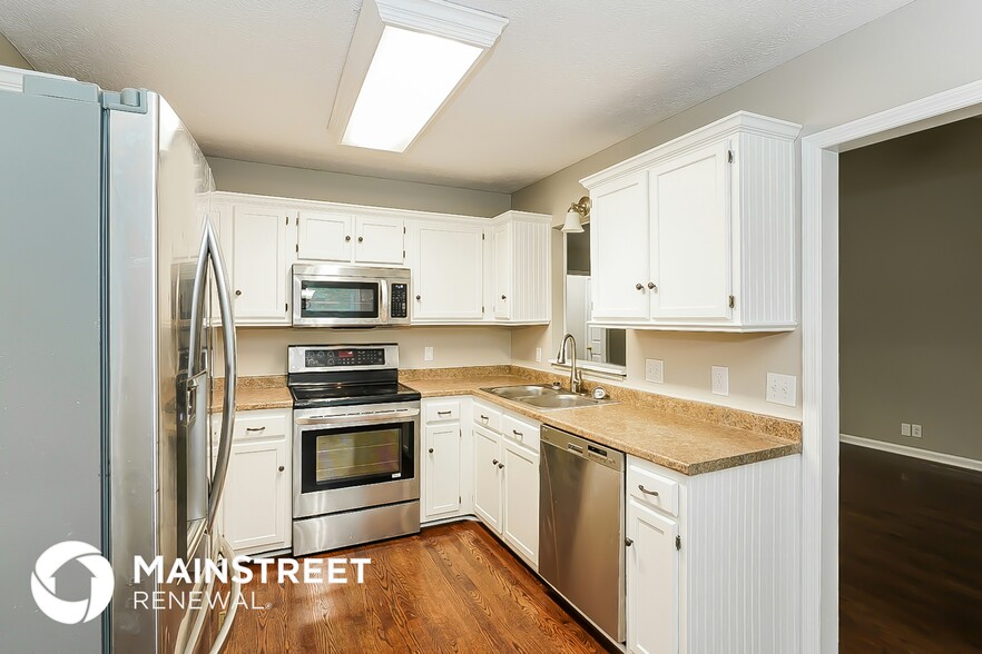 Building Photo - 212 Riverpoint Ct