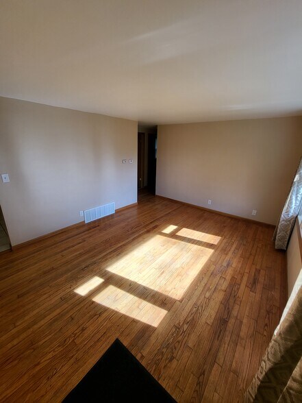 Building Photo - 6610 Carman Dr
