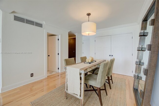 Building Photo - 6770 Indian Creek Dr