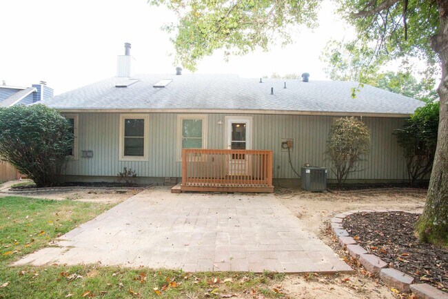 Building Photo - 14112 High Point Dr