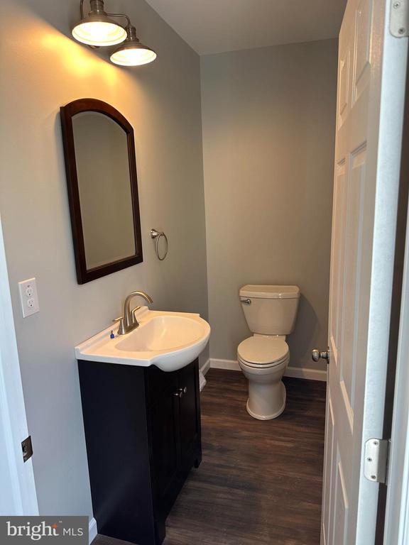 Building Photo - 2102 Reading Ave