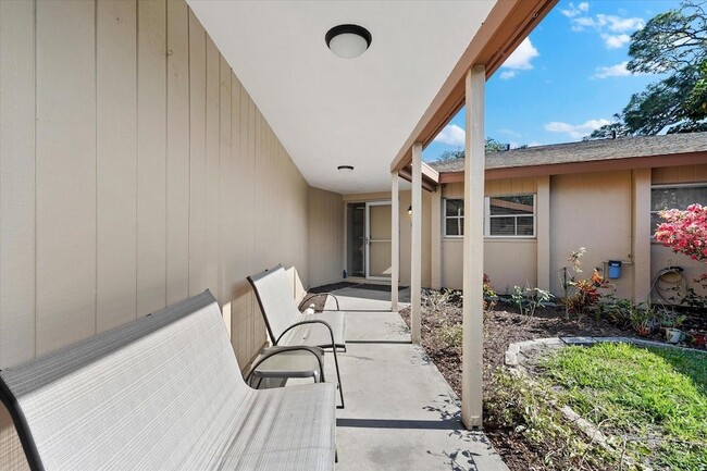 Building Photo - 2304 Lark Ln