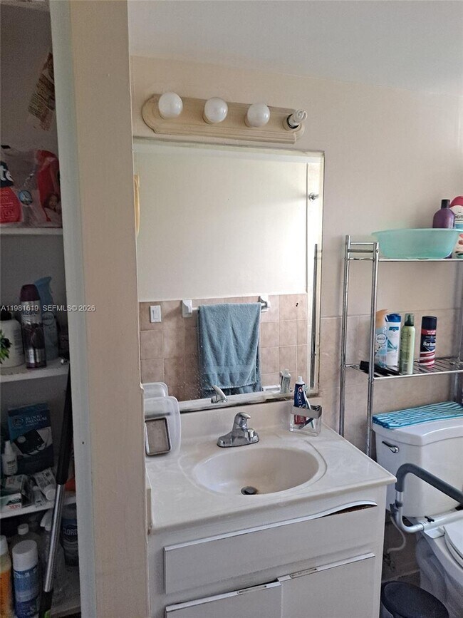 Building Photo - 10765 SW 4th St