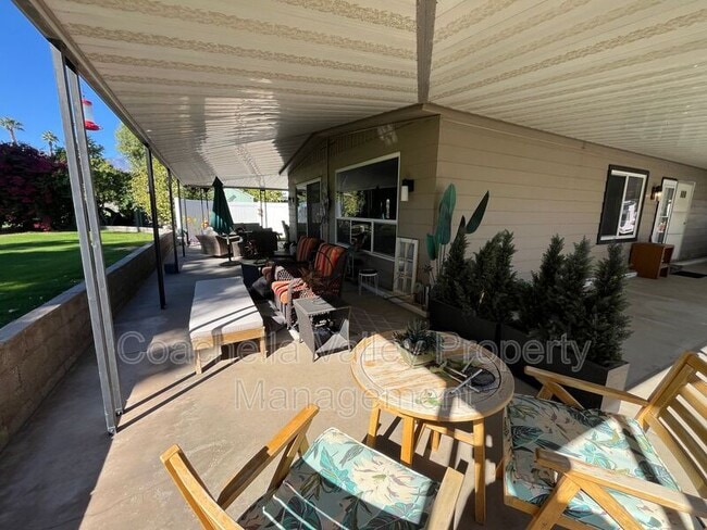 Building Photo - 421 S Paseo Laredo