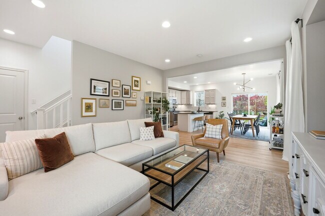 Building Photo - 409 Noquet Ct