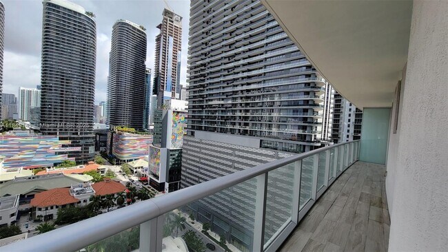 Building Photo - 1100S S Miami Ave