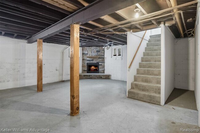 Building Photo - 101 Base Line Rd