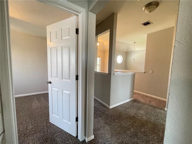 Building Photo - 110 Cotton Creek Way