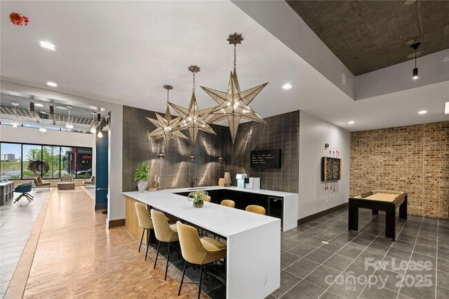 Building Photo - 110 Razades Wy