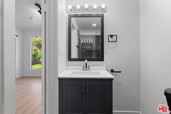 Building Photo - 2522 Armacost Ave