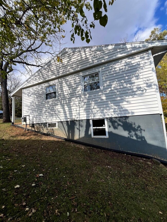 Building Photo - 125 Peyton St