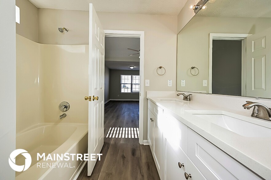 Building Photo - 7545 Broadhurst Dr