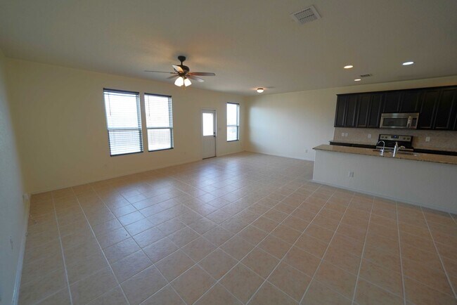 Building Photo - 3730 Acorn Pl